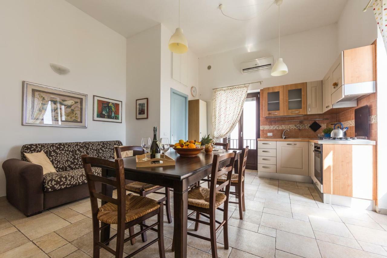 Appartamento Helios โมโนโปลี ภายนอก รูปภาพ